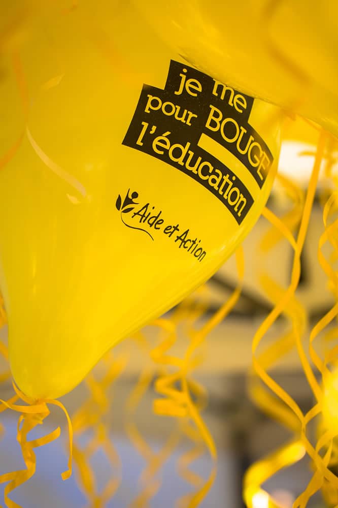 Un ballon jaune Je me bouge pour l'éducation, Aide et Action © Véronique Watelle